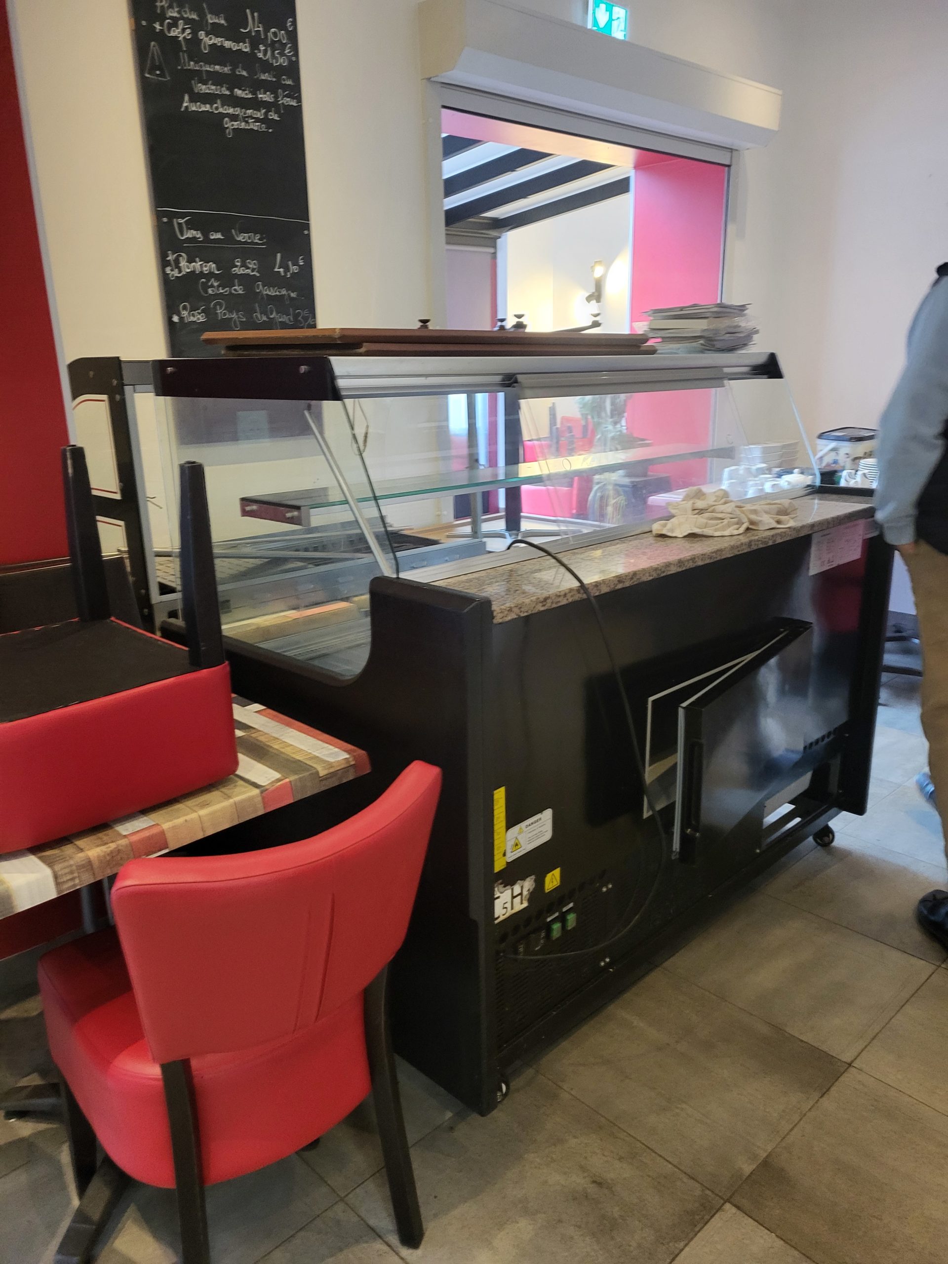 Suite Liquidation Judiciaire SARL MAAD RESTO - vente le 3 décembre à partir de 9h30